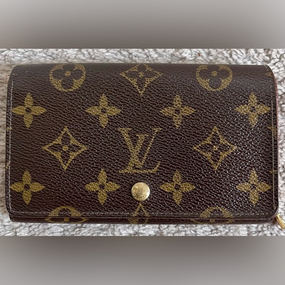 Louis Vuitton Monogram Tresor wallet - Picture 1 of 14